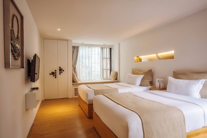 Room 2 of 67