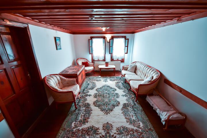 Room 13 of 20