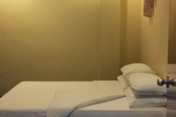 Room 10 of 62