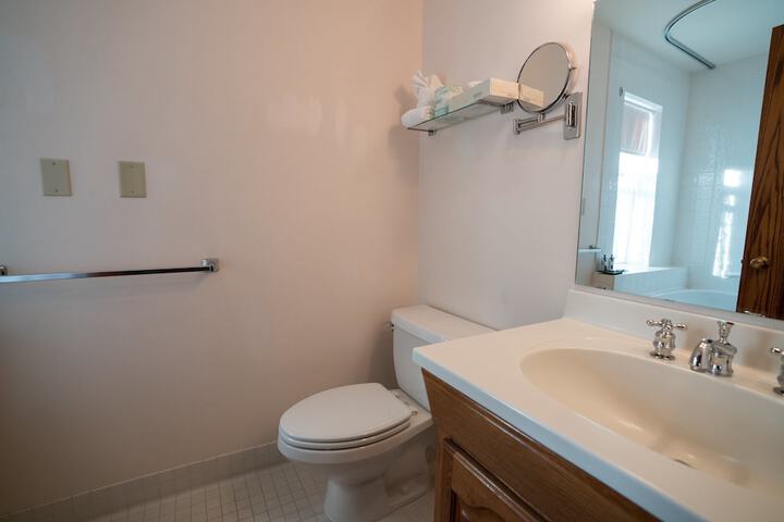 Room 32 of 62