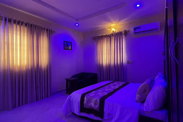 Room 8 of 20