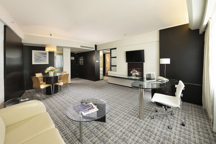 Room 47 of 112