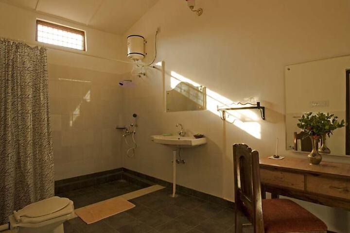 Room 3 of 21