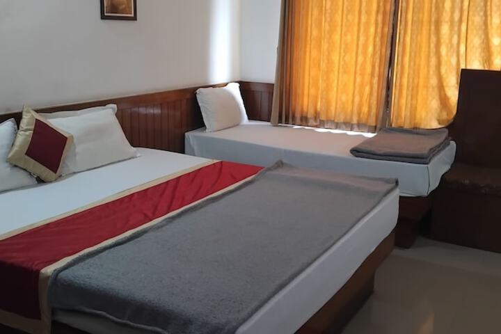 Room 2 of 18