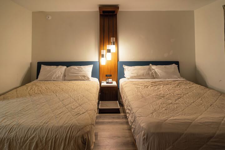 Room 32 of 53