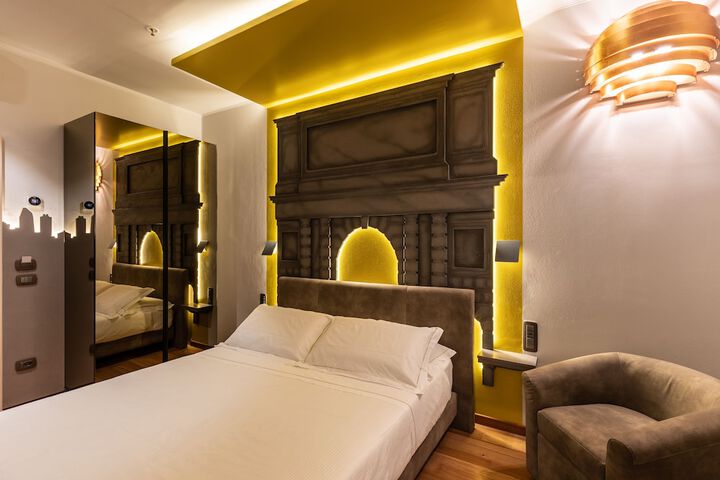 Room 43 of 84