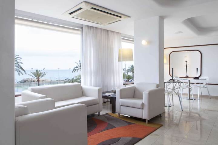 Guest Lobby