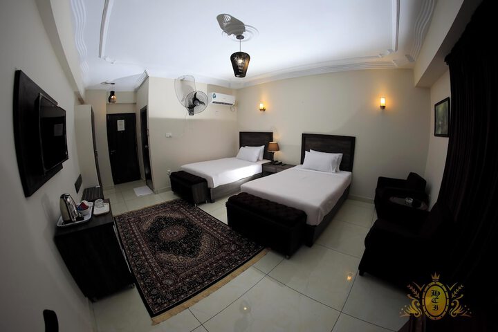 Room 17 of 49