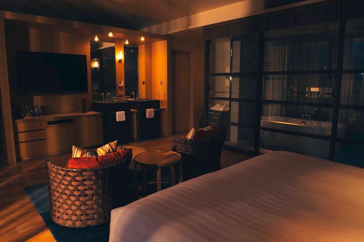 Room 4 of 53