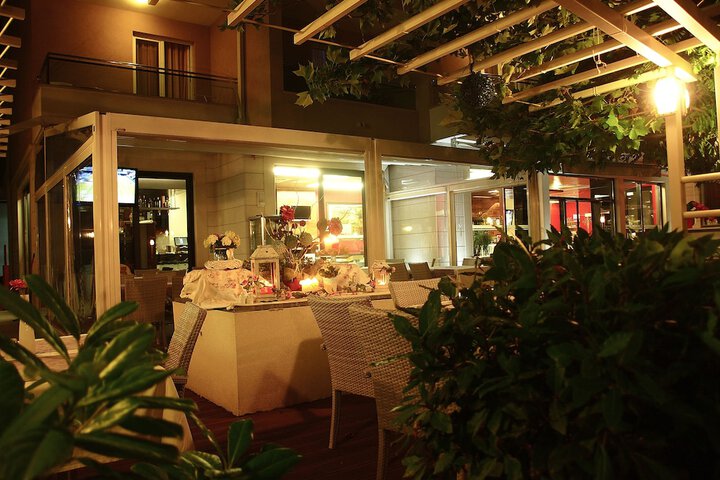 Dining 180 of 196