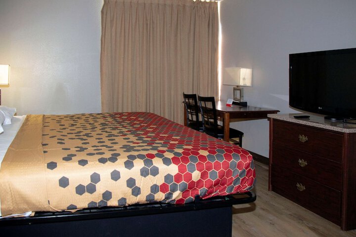 Room 22 of 66