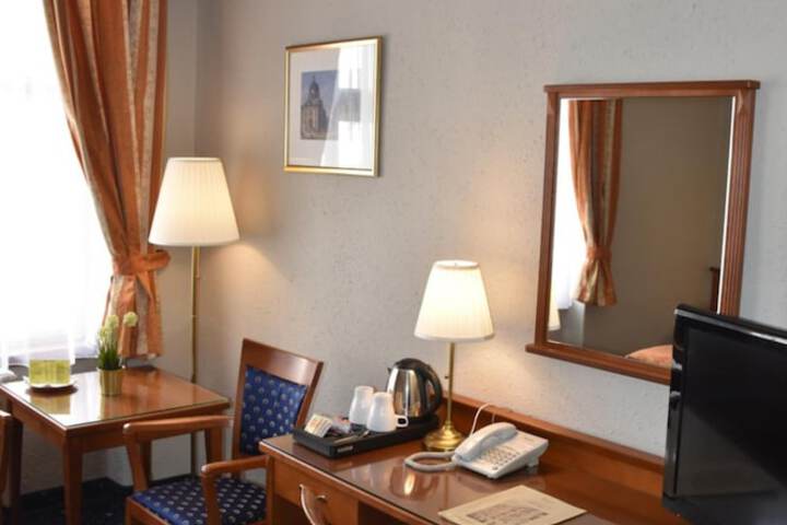 Room 49 of 70