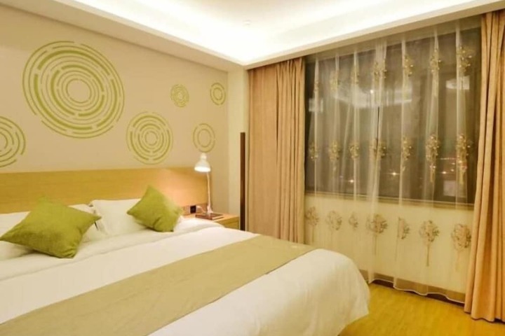 Room 9 of 22