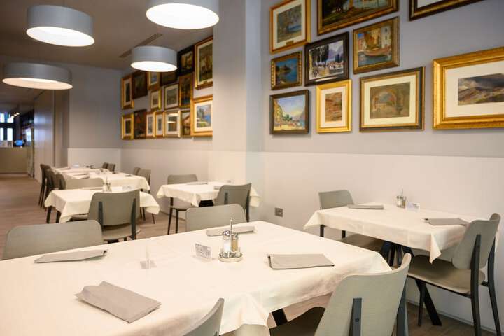 Dining 57 of 67