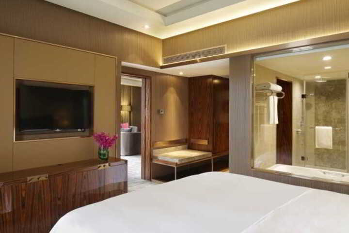 Room 5 of 21