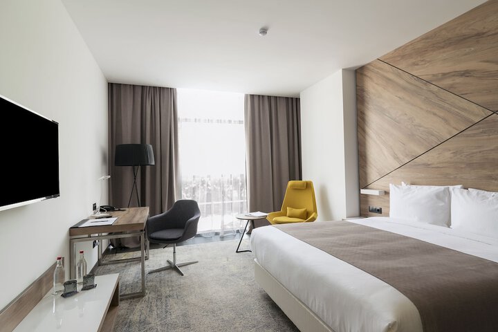 Room 8 of 75
