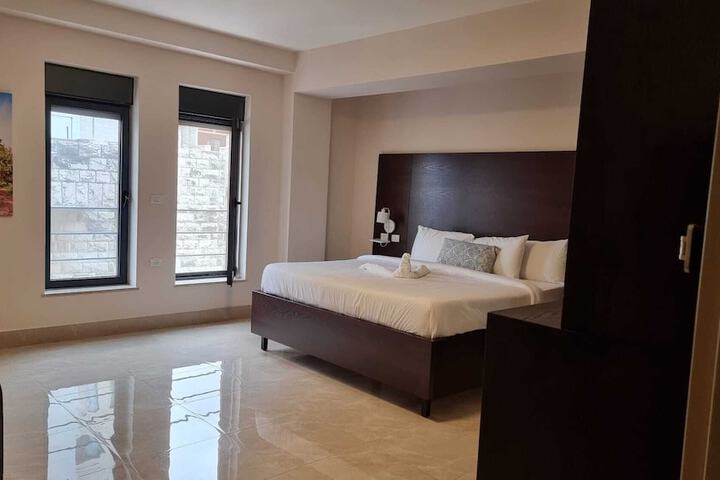 Room 115 of 243