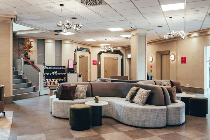 Lobby Entry