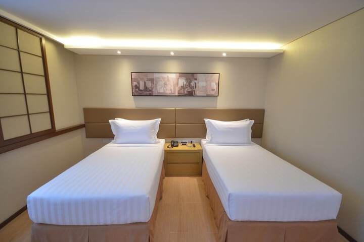 Room 13 of 63