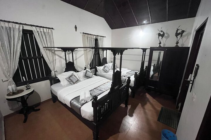 Room 4 of 23
