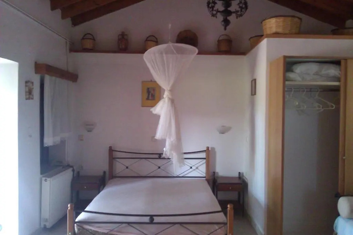 Room 2 of 14