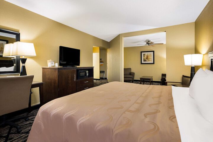 Upgrade King Bed (23 of 37)