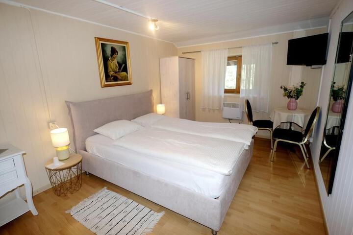 Room 7 of 36