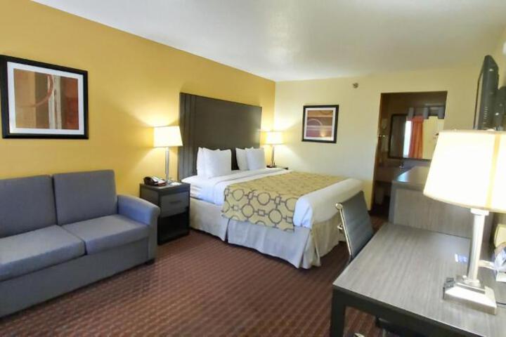 1 King Bed (10 of 13)