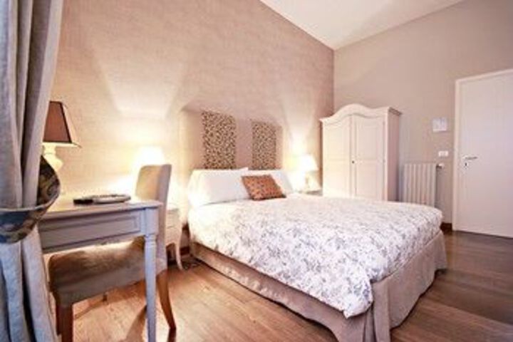 Room 10 of 24