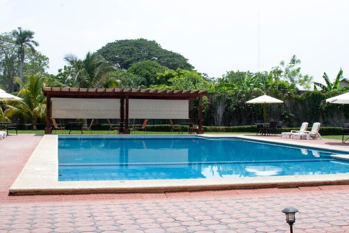 Pools & Facilities