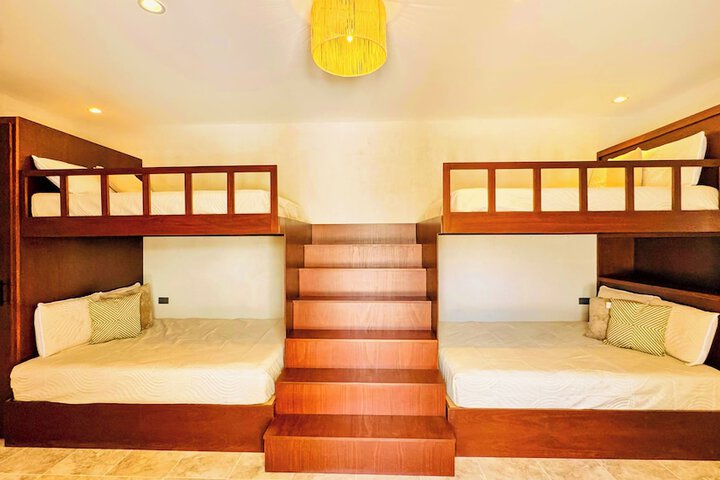 Room 11 of 29