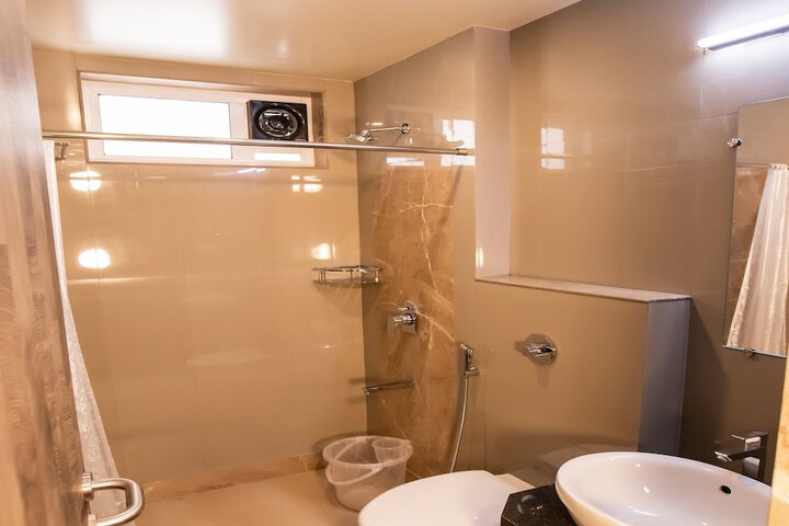 Room 12 of 18