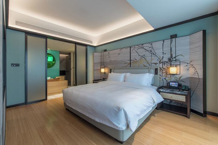 Room 12 of 49