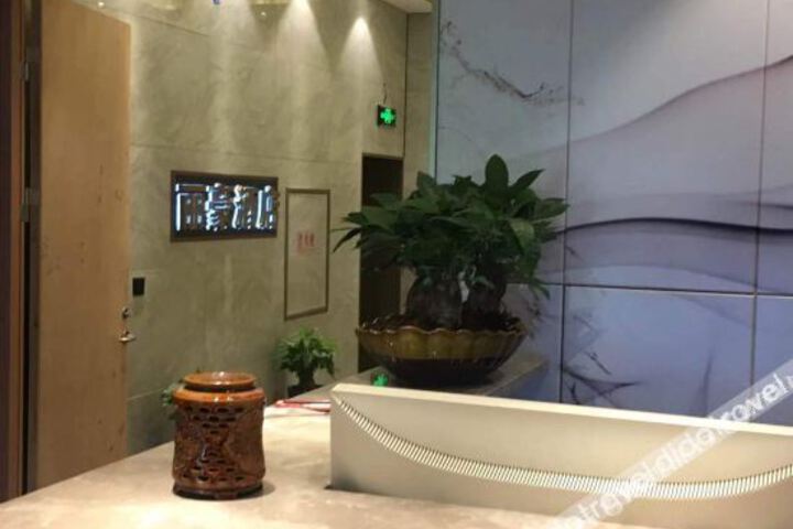 Hotel 8 of 21