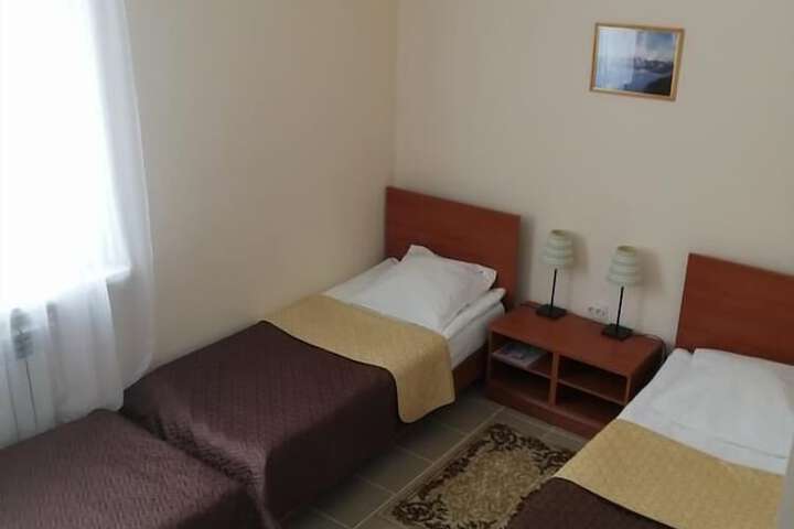 Room 5 of 33