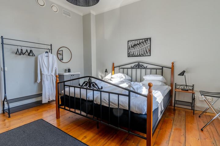 Room 10 of 52