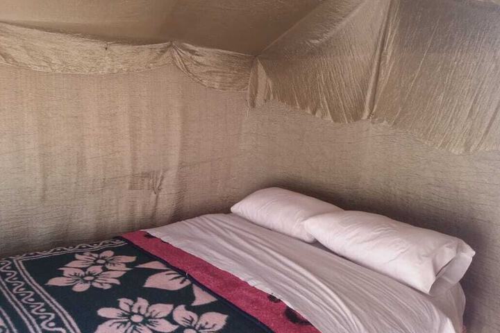Room 4 of 10