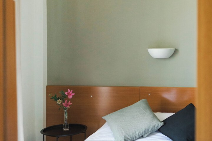 Room 10 of 36