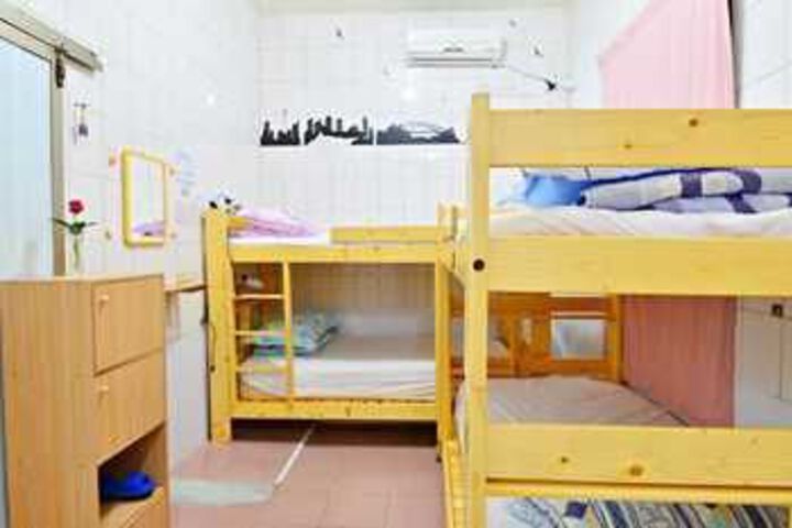 Room 13 of 21