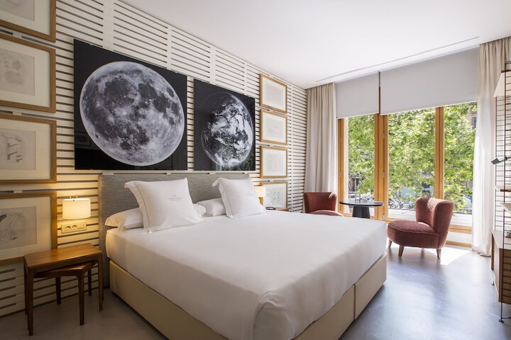 Room 5 of 74