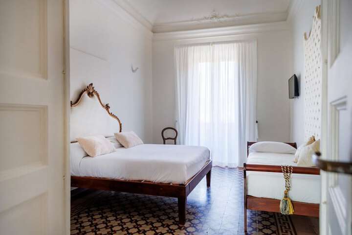 Room 27 of 53