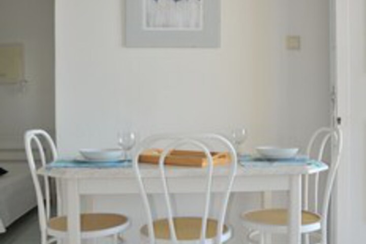 Room 25 of 49