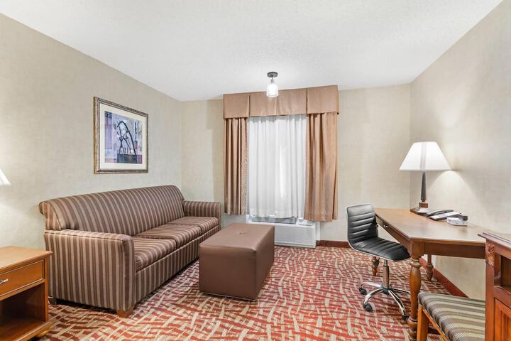 Room 4 of 60