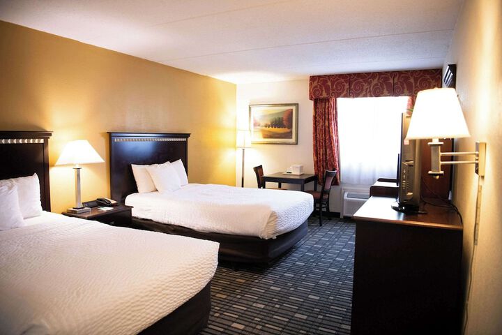 2 Double Beds (4 of 11)