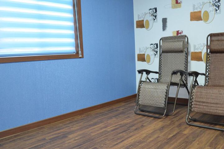 Room 2 of 38