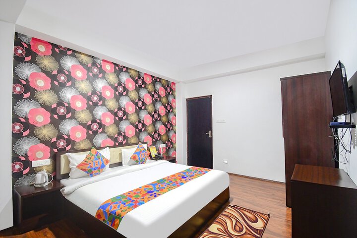 Room 32 of 42