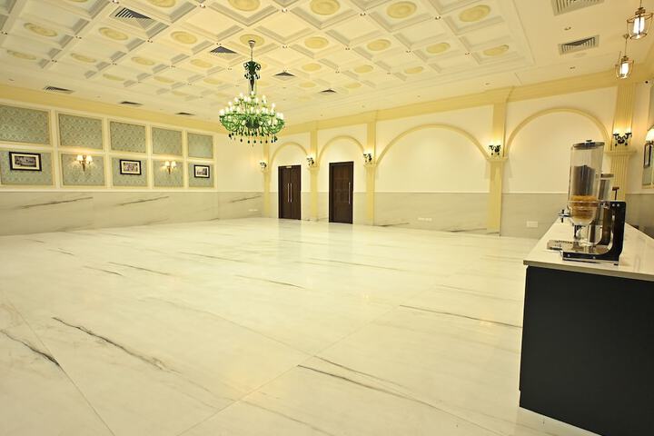 Ballroom/Hall 127 of 161