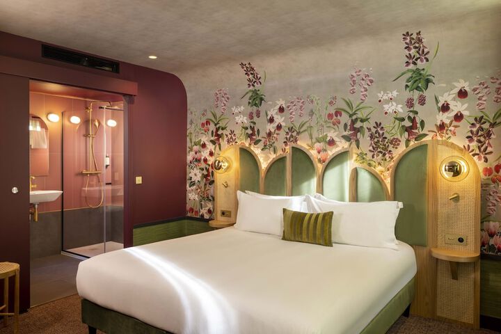 Room 21 of 62