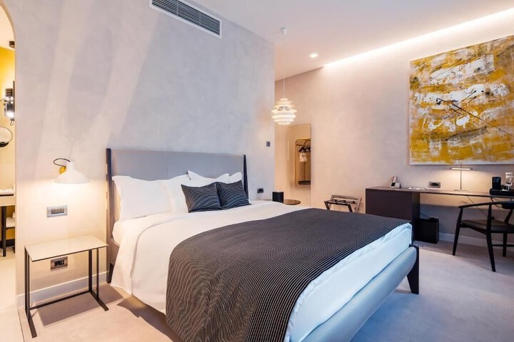 Room 10 of 44