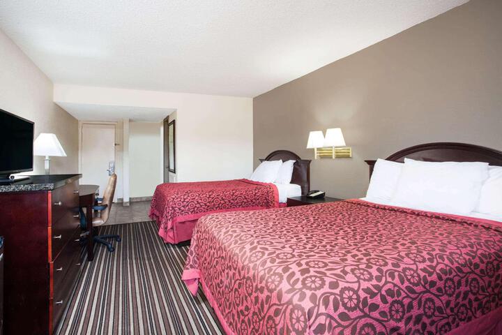 2 Double Beds (6 of 6)